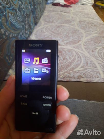 MP3-плеер Sony Walkman NW-E394 8 гб черный