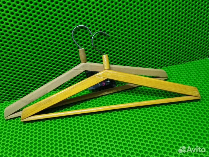 Вешалки одежные