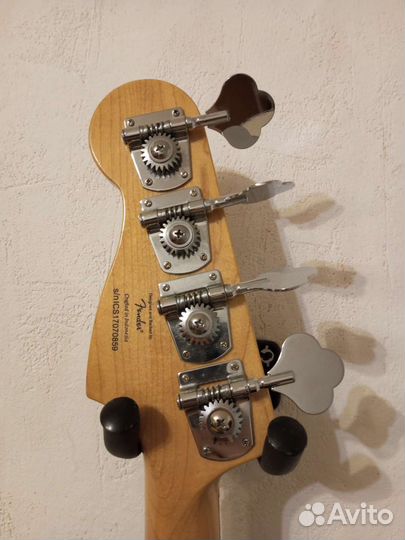 Бас гитара fender precision bass