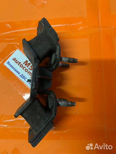 Подушка АКПП 1UZ Toyota FR 12371-50010