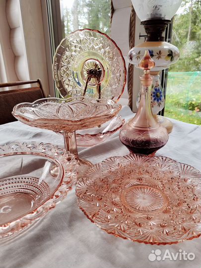 Ваза для фруктов, конфет на ножке цветное стекло