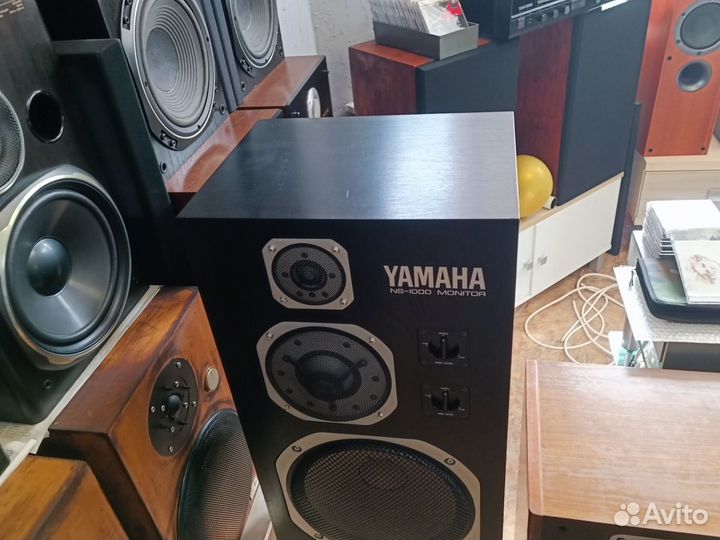 Напольная акустика Yamaha ns 1000+ родные стойки