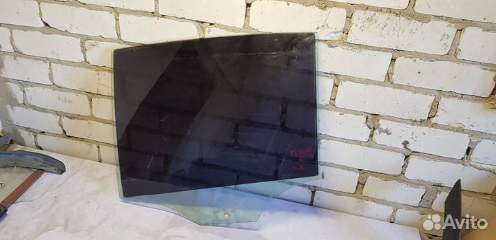 Volkswagen Golf 5 Plus Стекло двери задней левой