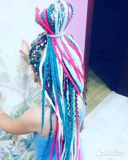 Модель на афрокосы