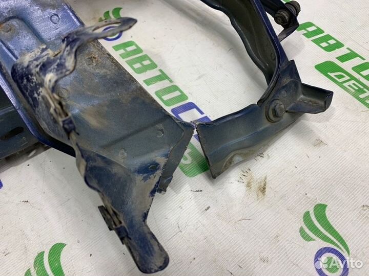 Кронштейн усилителя бампера передний левый Opel