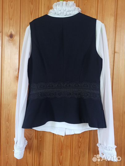 Жилет и блузка 