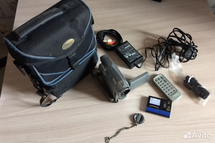 Видеокамера mini-DV Canon MV-850i