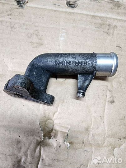 Volkswagen Caravelle T5 Трубка охлаждающей жидкост