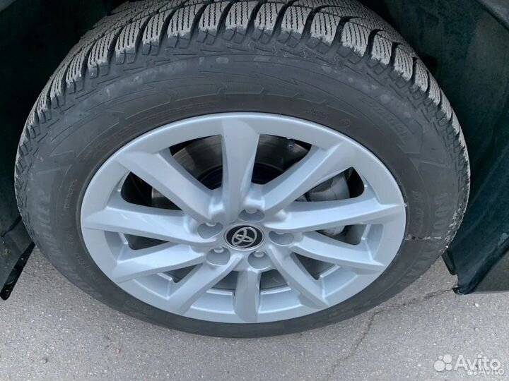 Goodyear UltraGrip Ice 2 215/55 R17