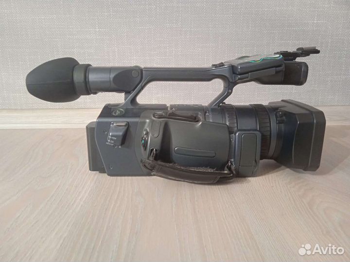 Профессиональная кассетная видеокамера Sony fx1-e