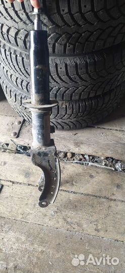 Стойка амортизатора touareg новая