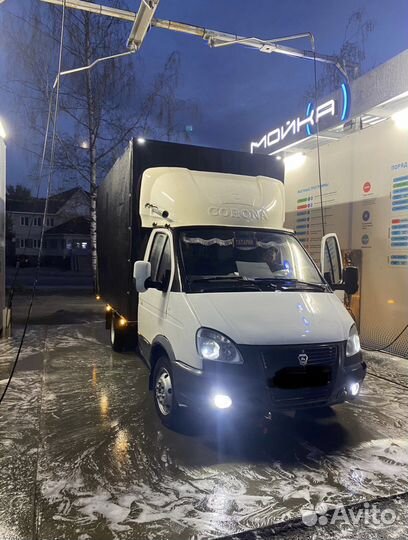 Водитель на своей газели