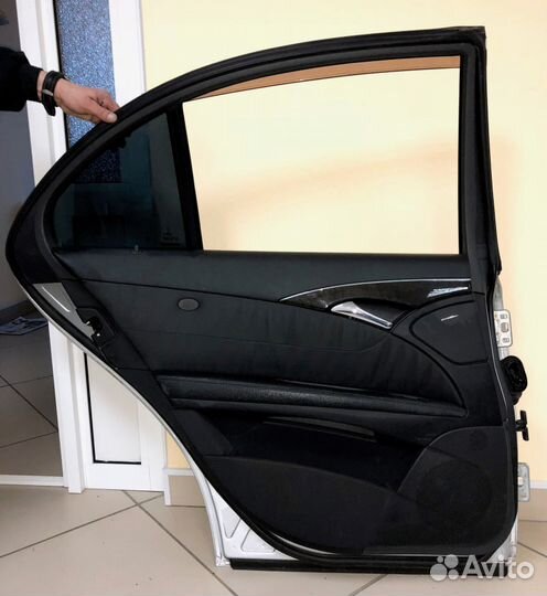 Стеклоподьемник задний Mercedes-Benz W211