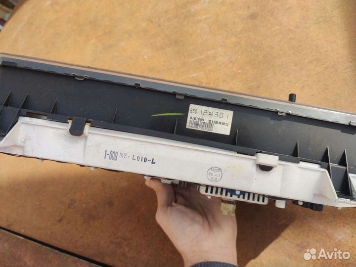 Щиток приборов Subaru