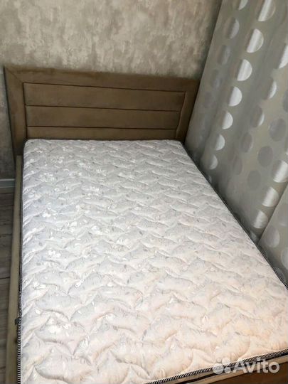 Кровать интерьерная Орматек, Корона и матрас