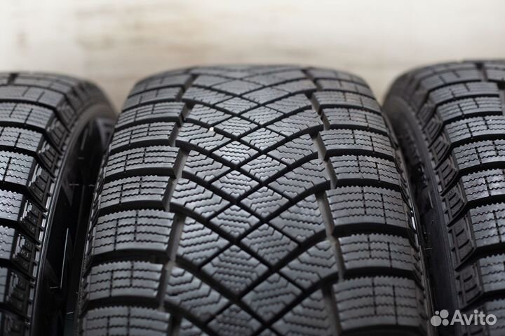 Pirelli Ice Zero FR 205/60 R16 96T