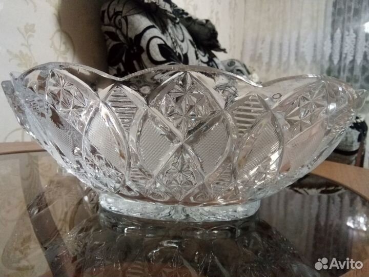 Продам хрустальные вазы