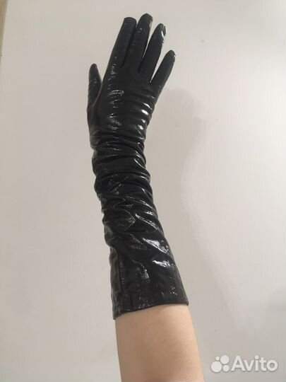 Перчатки черные длинные лаковые