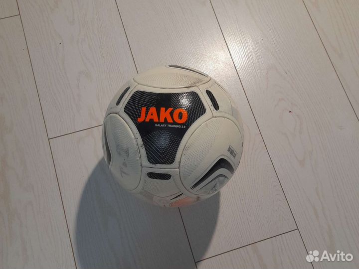 Футбольный мяч Jako