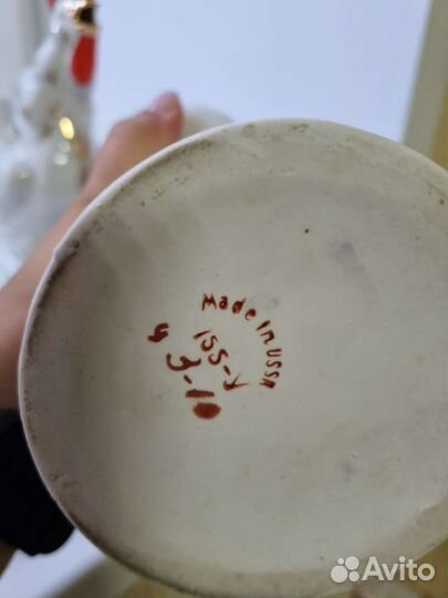 Фарфоровые статуэтки - графины Петушки