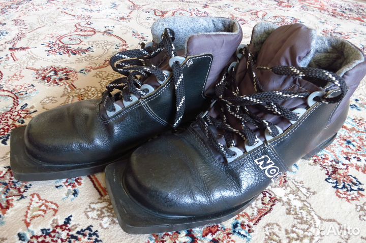 Лыжные ботинки 40