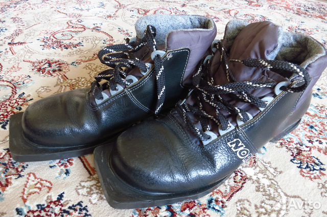 Лыжные ботинки 40