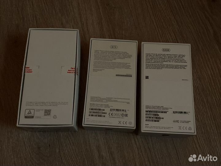 Коробки от айфонов и huawei