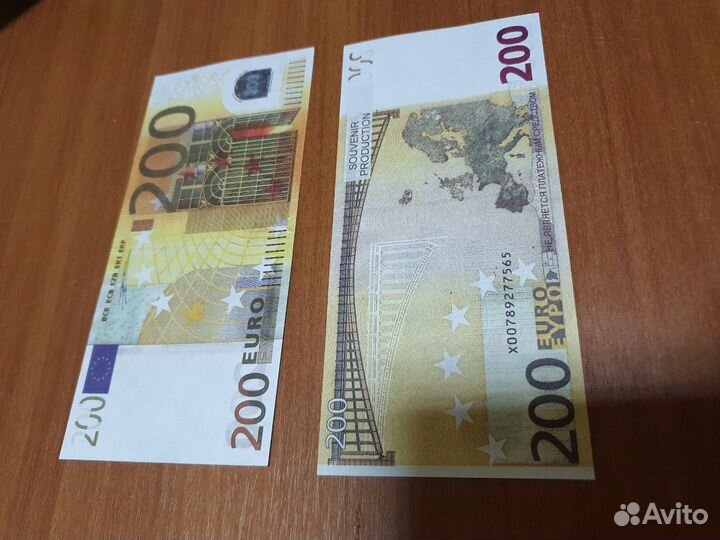 Купюры двести евро 1 пачка