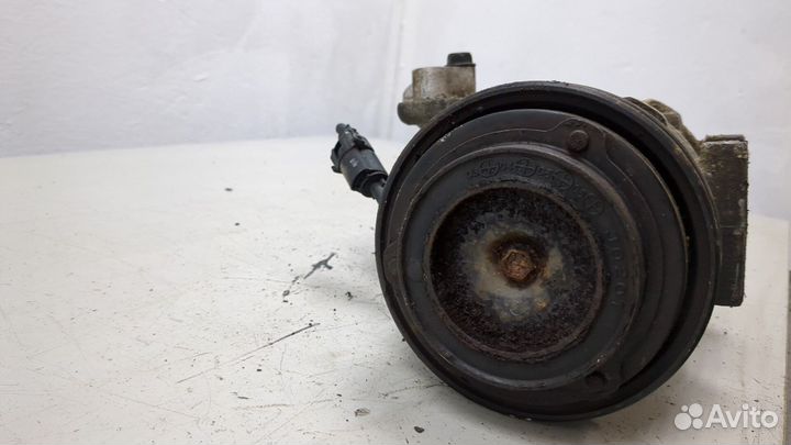 Компрессор кондиционера киа Carnival, 2005