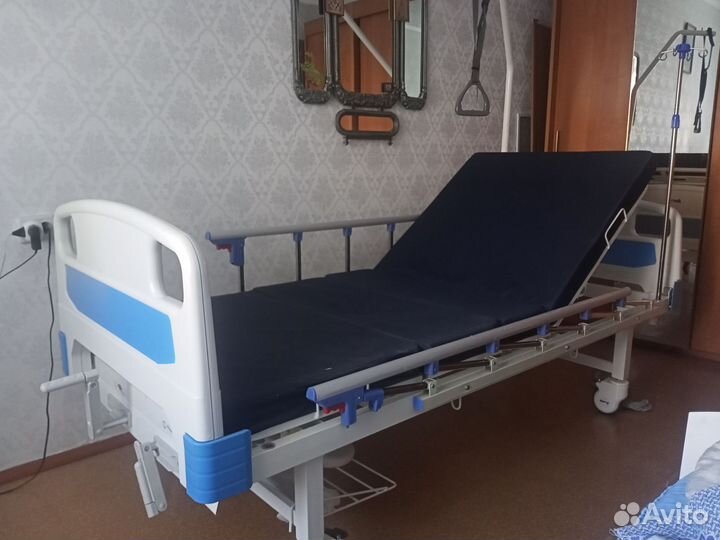 Медицинская кровать для лежачих больных