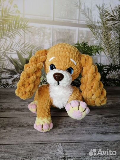 Вязаная игрушка собака