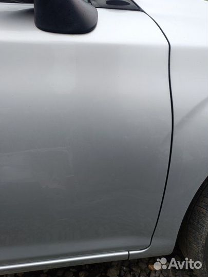 Дверь передняя правая Toyota Corolla Fielder