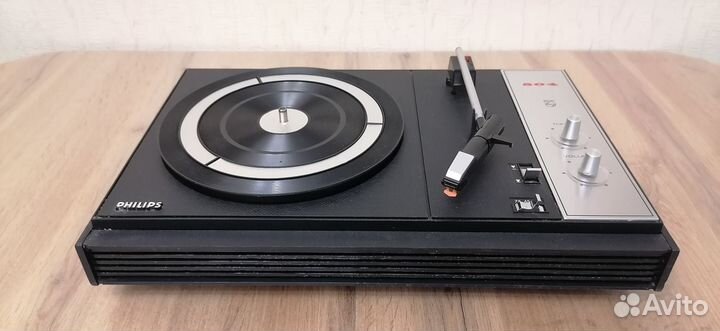 Проигрыватель винила philips 22GF504