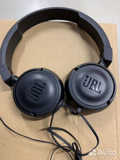 Проводные наушники JBL черные