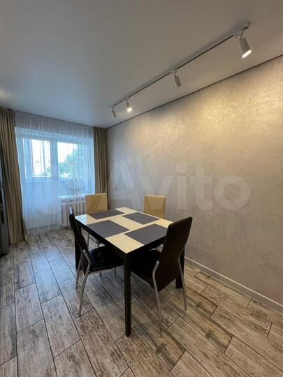 3-к. квартира, 100 м², 1/14 эт.