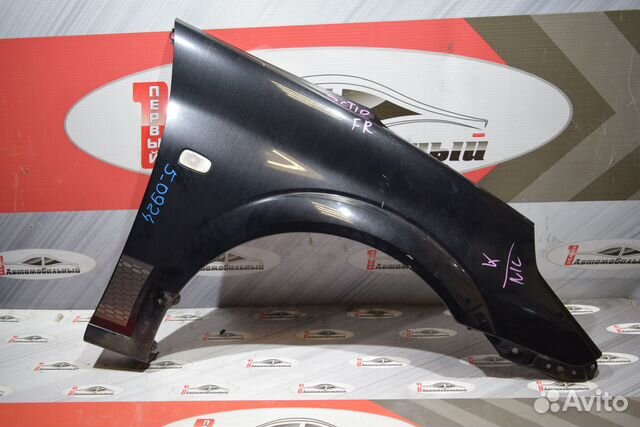 Крыло перед право c Toyota Opa ZCT10 1ZZ-FE