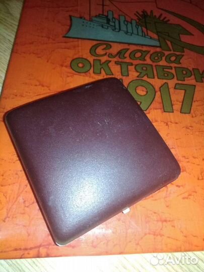 Памятная медаль 70 лет Революции + папка