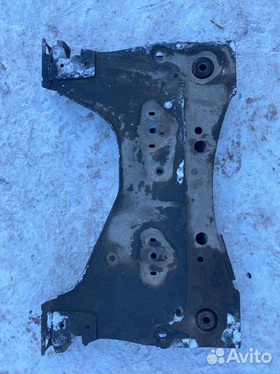 Передний подрамник Renault megane 2 1,6