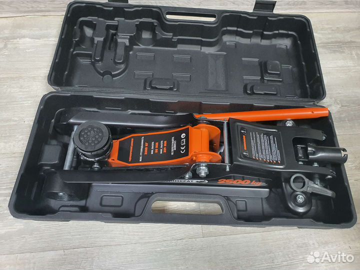 Домкрат гидравлический подкатной