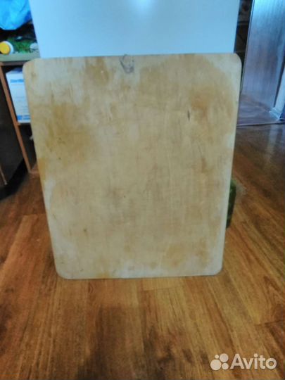 Ковш эмалированный,доска разделочная,сито для муки