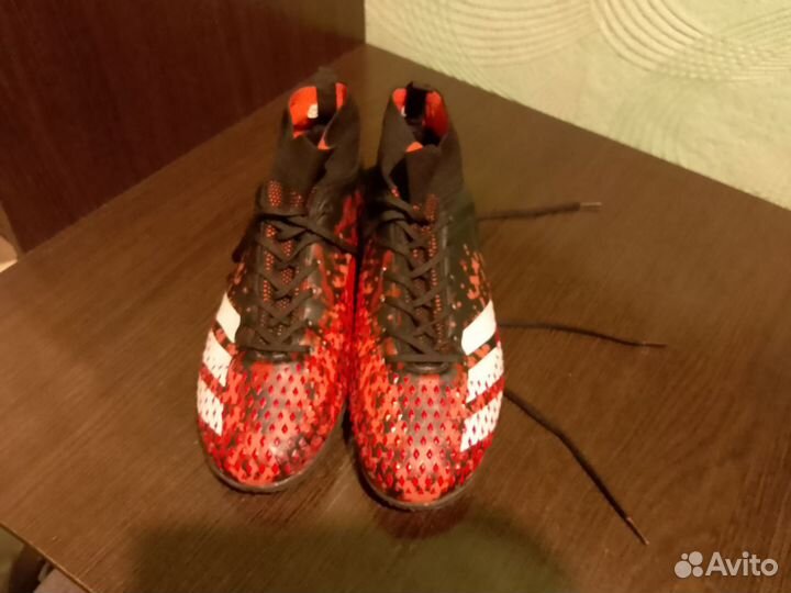 Кроссовки сороконожки для футбола