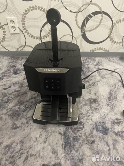 Кофеварка Redmond RCM-1512 с авто капучинатором