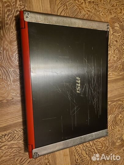 Лаптоп MSI
