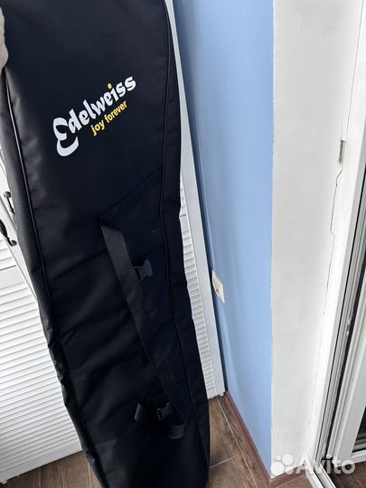 Сноуборд с креплениями