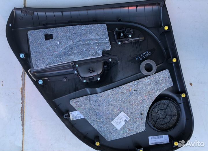 Обшивка задняя правая Киа Венга Kia Venga