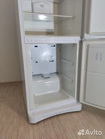 Холодильник indesit