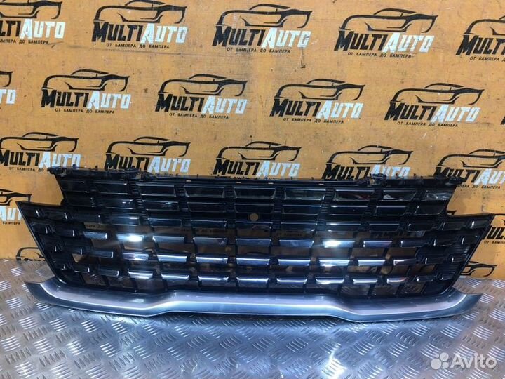 Решетка радиатора передняя Kia Carnival 4