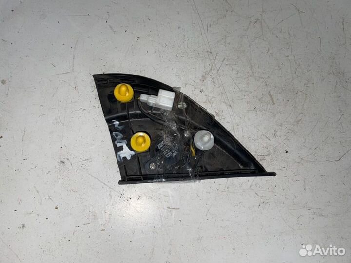 Накладка (уголок) зеркала внутренняя передняя