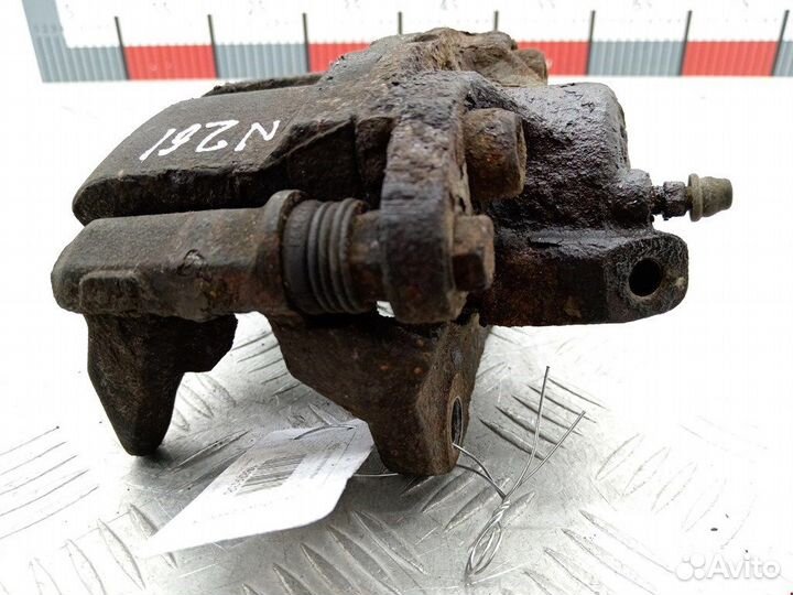 Суппорт передний левый Renault Clio 2