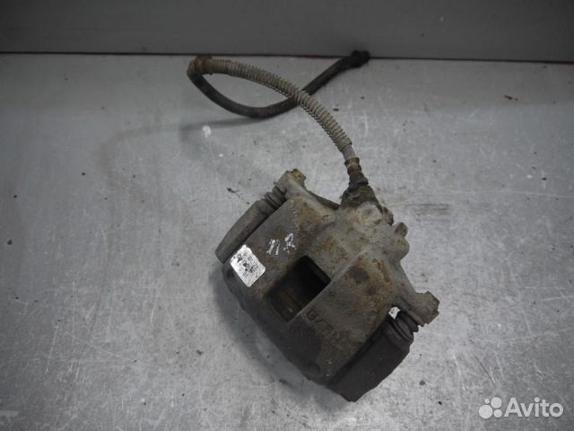 Суппорт передний правый Emgrand EC7